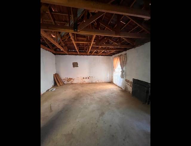 6 BEDROOM HOUSE FOR SALE IN MAHUBE VALLEY